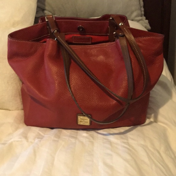 Dooney & Bourke Red Large City Flynn - Picture 1 of 5